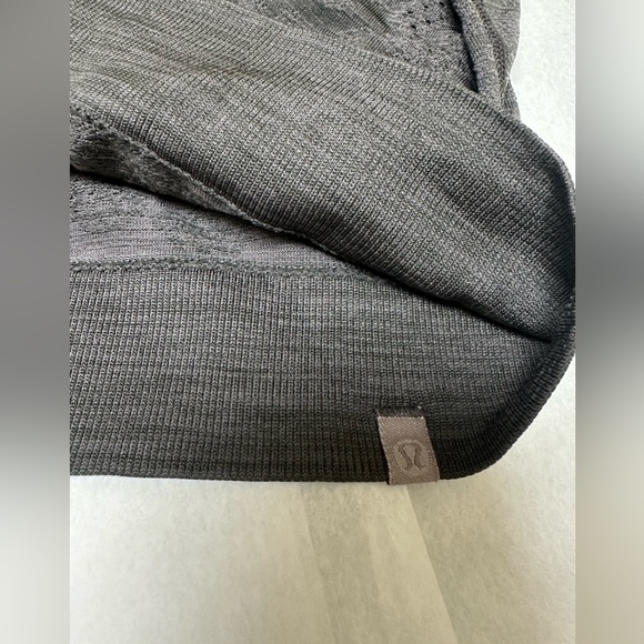 Lululemon swiftly breeze long sleeve  grey🩶 - Picture 3 of 4